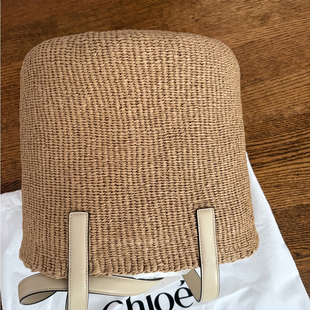 Chloe - Large Horse Medal basket bag in Deep Ivory - Picture 10 of 10